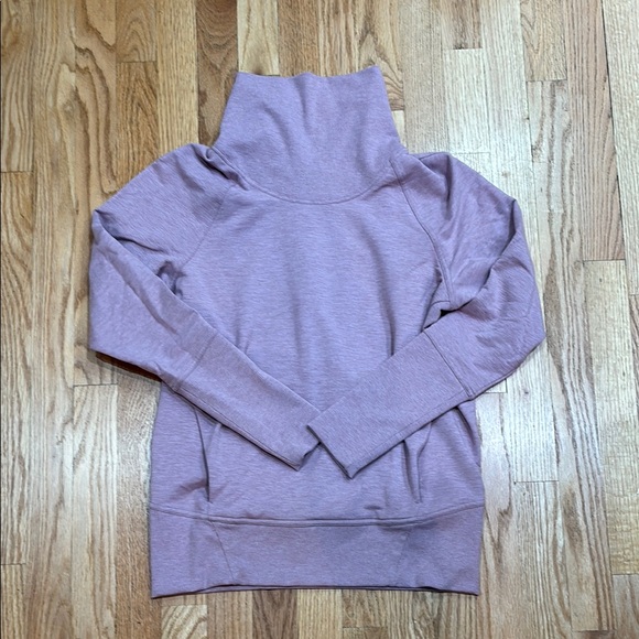 Lululemon sweatshirt - Picture 1 of 3